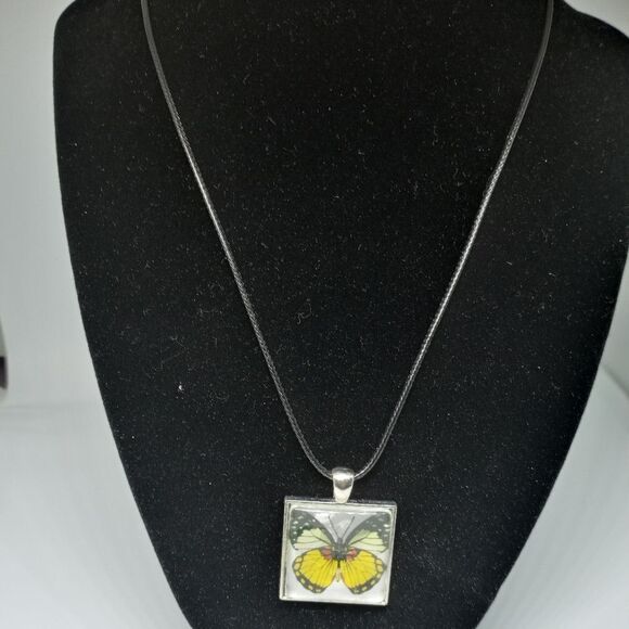 Yellow Butterfly Silver Square glass pendant chain - Picture 3 of 8